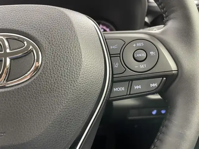トヨタ ＲＡＶ４ アドベンチャー オフロードPKG 岡山県 2022(令4)年 1.6万km スーパーホワイトⅡ 純正９インチディスプレイオーディオ　/【BT/Carplay】/全周囲カメラ　/レーダークルーズコントロール　/シートヒーター　/エアシート　/ＬＥＤヘッドライト　/ＥＴＣ　/ドライブレコーダー前側　/ステアリングヒーター/スペアキー×1/パワーシート運転席/コーナセンサー前後/オートハイビーム/ダウンヒルアシスト/踏み間違い防止/オートブレーキホールド/ブラインドスポットモニター