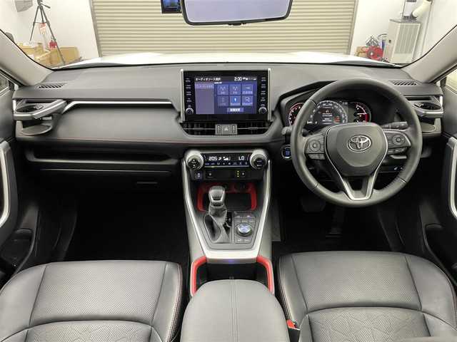 トヨタ ＲＡＶ４ アドベンチャー オフロードPKG 岡山県 2022(令4)年 1.6万km スーパーホワイトⅡ 純正９インチディスプレイオーディオ　/【BT/Carplay】/全周囲カメラ　/レーダークルーズコントロール　/シートヒーター　/エアシート　/ＬＥＤヘッドライト　/ＥＴＣ　/ドライブレコーダー前側　/ステアリングヒーター/スペアキー×1/パワーシート運転席/コーナセンサー前後/オートハイビーム/ダウンヒルアシスト/踏み間違い防止/オートブレーキホールド/ブラインドスポットモニター
