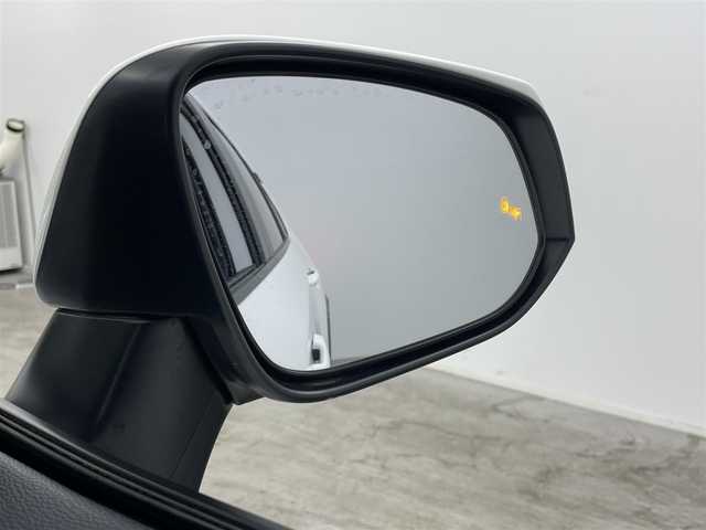 トヨタ ＲＡＶ４ アドベンチャー オフロードPKG 岡山県 2022(令4)年 1.6万km スーパーホワイトⅡ 純正９インチディスプレイオーディオ　/【BT/Carplay】/全周囲カメラ　/レーダークルーズコントロール　/シートヒーター　/エアシート　/ＬＥＤヘッドライト　/ＥＴＣ　/ドライブレコーダー前側　/ステアリングヒーター/スペアキー×1/パワーシート運転席/コーナセンサー前後/オートハイビーム/ダウンヒルアシスト/踏み間違い防止/オートブレーキホールド/ブラインドスポットモニター