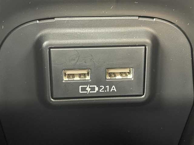 トヨタ ＲＡＶ４ アドベンチャー オフロードPKG 岡山県 2022(令4)年 1.6万km スーパーホワイトⅡ 純正９インチディスプレイオーディオ　/【BT/Carplay】/全周囲カメラ　/レーダークルーズコントロール　/シートヒーター　/エアシート　/ＬＥＤヘッドライト　/ＥＴＣ　/ドライブレコーダー前側　/ステアリングヒーター/スペアキー×1/パワーシート運転席/コーナセンサー前後/オートハイビーム/ダウンヒルアシスト/踏み間違い防止/オートブレーキホールド/ブラインドスポットモニター