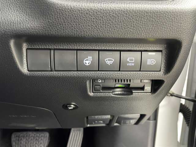 トヨタ ＲＡＶ４ アドベンチャー オフロードPKG 岡山県 2022(令4)年 1.6万km スーパーホワイトⅡ 純正９インチディスプレイオーディオ　/【BT/Carplay】/全周囲カメラ　/レーダークルーズコントロール　/シートヒーター　/エアシート　/ＬＥＤヘッドライト　/ＥＴＣ　/ドライブレコーダー前側　/ステアリングヒーター/スペアキー×1/パワーシート運転席/コーナセンサー前後/オートハイビーム/ダウンヒルアシスト/踏み間違い防止/オートブレーキホールド/ブラインドスポットモニター