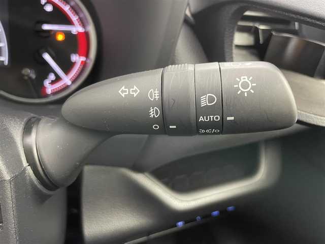 トヨタ ＲＡＶ４ アドベンチャー オフロードPKG 岡山県 2022(令4)年 1.6万km スーパーホワイトⅡ 純正９インチディスプレイオーディオ　/【BT/Carplay】/全周囲カメラ　/レーダークルーズコントロール　/シートヒーター　/エアシート　/ＬＥＤヘッドライト　/ＥＴＣ　/ドライブレコーダー前側　/ステアリングヒーター/スペアキー×1/パワーシート運転席/コーナセンサー前後/オートハイビーム/ダウンヒルアシスト/踏み間違い防止/オートブレーキホールド/ブラインドスポットモニター