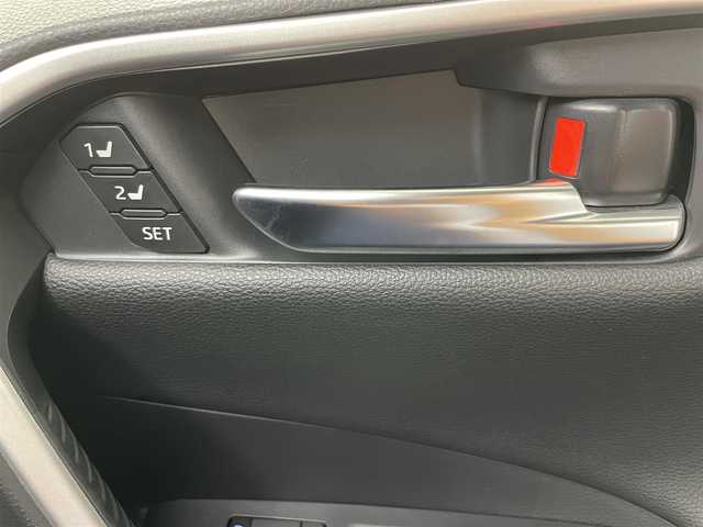 トヨタ ＲＡＶ４ アドベンチャー オフロードPKG 岡山県 2022(令4)年 1.6万km スーパーホワイトⅡ 純正９インチディスプレイオーディオ　/【BT/Carplay】/全周囲カメラ　/レーダークルーズコントロール　/シートヒーター　/エアシート　/ＬＥＤヘッドライト　/ＥＴＣ　/ドライブレコーダー前側　/ステアリングヒーター/スペアキー×1/パワーシート運転席/コーナセンサー前後/オートハイビーム/ダウンヒルアシスト/踏み間違い防止/オートブレーキホールド/ブラインドスポットモニター