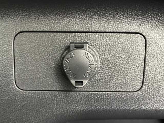 トヨタ ＲＡＶ４ アドベンチャー オフロードPKG 岡山県 2022(令4)年 1.6万km スーパーホワイトⅡ 純正９インチディスプレイオーディオ　/【BT/Carplay】/全周囲カメラ　/レーダークルーズコントロール　/シートヒーター　/エアシート　/ＬＥＤヘッドライト　/ＥＴＣ　/ドライブレコーダー前側　/ステアリングヒーター/スペアキー×1/パワーシート運転席/コーナセンサー前後/オートハイビーム/ダウンヒルアシスト/踏み間違い防止/オートブレーキホールド/ブラインドスポットモニター