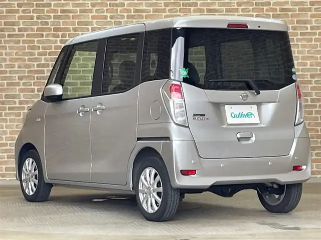 日産 デイズ ルークス S 岩手県 2018(平30)年 4.2万km スターリングシルバーM ４WD/衝突被害軽減システム/横滑り防止装置/アイドリングストップ　/ドライブレコーダー/ETC/ベンチシート　/シートヒーター/純正フロアマット/純正ハロゲンヘッドライト/社外アルミホイール１４インチ/電動格納ドアミラー