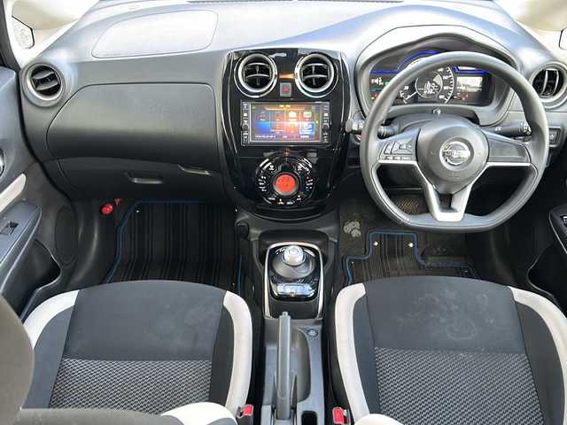 日産 ノート e－パワー X 神奈川県 2017(平29)年 9.9万km スーパーブラック 純正ディーラーナビ(CD/SD/AUX/BT/ワンセグTV)/バックカメラ/衝突被害軽減ブレーキ/レーンキープアシスト/前車両発進アラート/横滑り防止装置/ETC/前方ドライブレコーダー/純正フロアマット/オートライト/ステアリングスイッチ/ISOFIX/保証書/取扱説明書