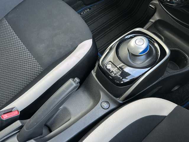 日産 ノート e－パワー X 神奈川県 2017(平29)年 9.9万km スーパーブラック 純正ディーラーナビ(CD/SD/AUX/BT/ワンセグTV)/バックカメラ/衝突被害軽減ブレーキ/レーンキープアシスト/前車両発進アラート/横滑り防止装置/ETC/前方ドライブレコーダー/純正フロアマット/オートライト/ステアリングスイッチ/ISOFIX/保証書/取扱説明書