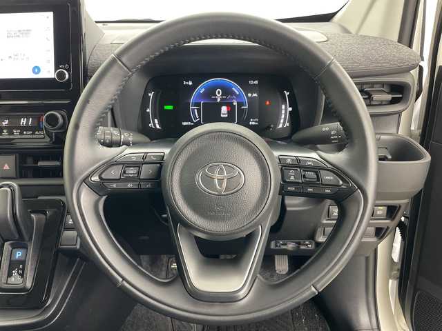 トヨタ シエンタ ハイブリッド Z 道央・札幌 2023(令5)年 1.6万km ホワイトパールクリスタルシャイン ・4WD/・寒冷地仕様/・純正8インチディスプレイオーディオ/&BT&USB&AppleCarPlay&AndroidAuto/・両側パワースライドドア/・バックカメラ/・トヨタセーフティセンス/・ブラインドスポットモニター/・アダプティブクルーズコントロール/・レーンキープアシスト/・横滑り防止装置/・前後社外ドライブレコーダー/・純正ビルトインETC/・フロントワイパーデアイサー/・ドアミラーヒーター&ウィンカー/・LEDヘッドライト/・オートライト/・オートマチックハイビーム/・スマートキー/・スペアキー