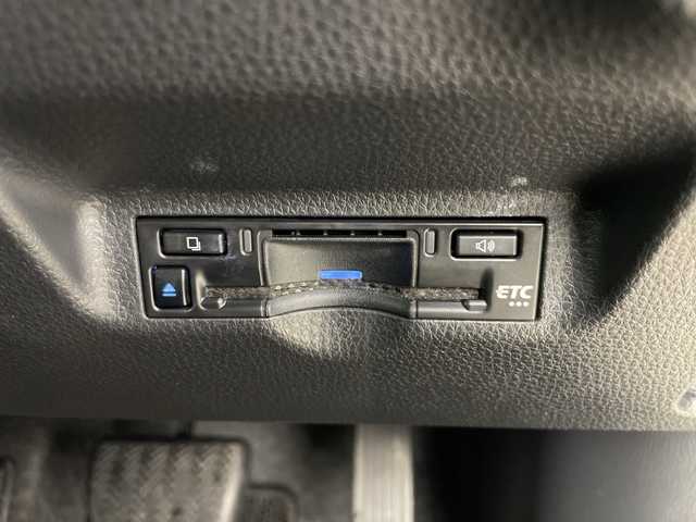 トヨタ シエンタ ハイブリッド Z 道央・札幌 2023(令5)年 1.6万km ホワイトパールクリスタルシャイン ・4WD/・寒冷地仕様/・純正8インチディスプレイオーディオ/&BT&USB&AppleCarPlay&AndroidAuto/・両側パワースライドドア/・バックカメラ/・トヨタセーフティセンス/・ブラインドスポットモニター/・アダプティブクルーズコントロール/・レーンキープアシスト/・横滑り防止装置/・前後社外ドライブレコーダー/・純正ビルトインETC/・フロントワイパーデアイサー/・ドアミラーヒーター&ウィンカー/・LEDヘッドライト/・オートライト/・オートマチックハイビーム/・スマートキー/・スペアキー