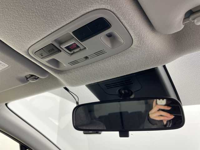 トヨタ シエンタ ハイブリッド Z 道央・札幌 2023(令5)年 1.6万km ホワイトパールクリスタルシャイン ・4WD/・寒冷地仕様/・純正8インチディスプレイオーディオ/&BT&USB&AppleCarPlay&AndroidAuto/・両側パワースライドドア/・バックカメラ/・トヨタセーフティセンス/・ブラインドスポットモニター/・アダプティブクルーズコントロール/・レーンキープアシスト/・横滑り防止装置/・前後社外ドライブレコーダー/・純正ビルトインETC/・フロントワイパーデアイサー/・ドアミラーヒーター&ウィンカー/・LEDヘッドライト/・オートライト/・オートマチックハイビーム/・スマートキー/・スペアキー