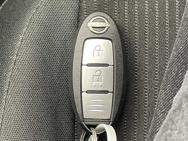 日産 オーラ ニスモ 奈良県 2022(令4)年 2.4万km ダークメタルグレー/スーパーブラック2トーン 純正ナビ/・BT/Applecarplay/AndoroidAuto/プロパイロット/レーダークルーズコントロール/レーンキープアシスト/衝突被害軽減ブレーキ/クリアランスソナー/ブラインドスポットモニタリング/全方位カメラ/標識認識機能/オートハイビーム/電動パーキング/オートホールド/シートヒーター/ETC2.0/デジタルインナーミラー/LEDヘッドライト