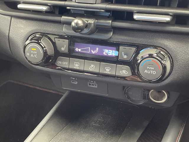 日産 オーラ ニスモ 奈良県 2022(令4)年 2.4万km ダークメタルグレー/スーパーブラック2トーン 純正ナビ/・BT/Applecarplay/AndoroidAuto/プロパイロット/レーダークルーズコントロール/レーンキープアシスト/衝突被害軽減ブレーキ/クリアランスソナー/ブラインドスポットモニタリング/全方位カメラ/標識認識機能/オートハイビーム/電動パーキング/オートホールド/シートヒーター/ETC2.0/デジタルインナーミラー/LEDヘッドライト