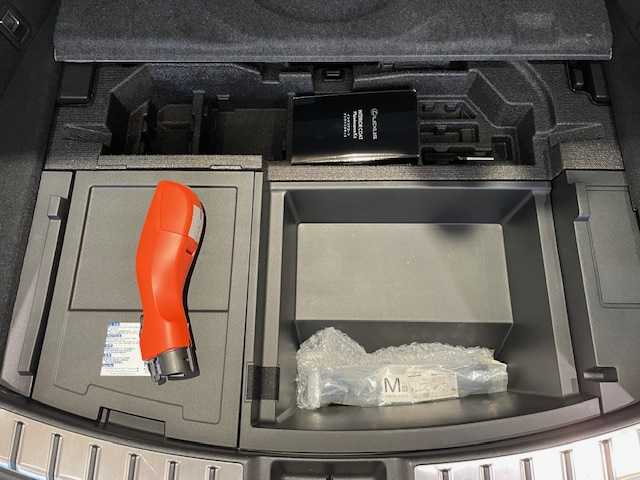 レクサス ＮＸ 450h+ Fスポーツ 宮城県 2022(令4)年 4.6万km ヒートブルーコントラストレイヤリング サンルーフ/４WD/FSPORT専用オレンジブレーキキャリパー/レクサスセーフティシステム＋/・プリクラッシュセーフティ/・レーダークルーズコントロール/・レーントレーシングアシスト/・アダプティブハイビームシステム/・ロードサインアシスト/・ドライバー異常時対応システム/・プロアクティブドライビングアシスト/・フロントクラストラフィックアラート/・レーンチェンジアシスト/・レーンディパーチャーアラート/・発進遅れ告知機能/純正ナビ/・コネクティッドナビ/フルセグTV/USB/・全方位カメラ/・ドライブレコーダー/・純正ETC２．０/・デジタルインナーミラー/寒冷地仕様/本革シート/・シートヒーター/・シートベンチレーション/・パワーシート/・シートメモリー/革巻きステアリング/・ステアリングヒーター/・ステアリングスイッチ/・パドルシフト/ブラインドスポットモニター/ヘッドアップディスプレイ/電子パーキング/・オートブレーキホールド/パワーバックドア/純正フロアマット/純正アルミホイール/純正ヴィークルパワーコネクタ