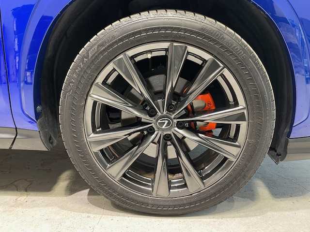 レクサス ＮＸ 450h+ Fスポーツ 宮城県 2022(令4)年 4.6万km ヒートブルーコントラストレイヤリング サンルーフ/４WD/FSPORT専用オレンジブレーキキャリパー/レクサスセーフティシステム＋/・プリクラッシュセーフティ/・レーダークルーズコントロール/・レーントレーシングアシスト/・アダプティブハイビームシステム/・ロードサインアシスト/・ドライバー異常時対応システム/・プロアクティブドライビングアシスト/・フロントクラストラフィックアラート/・レーンチェンジアシスト/・レーンディパーチャーアラート/・発進遅れ告知機能/純正ナビ/・コネクティッドナビ/フルセグTV/USB/・全方位カメラ/・ドライブレコーダー/・純正ETC２．０/・デジタルインナーミラー/寒冷地仕様/本革シート/・シートヒーター/・シートベンチレーション/・パワーシート/・シートメモリー/革巻きステアリング/・ステアリングヒーター/・ステアリングスイッチ/・パドルシフト/ブラインドスポットモニター/ヘッドアップディスプレイ/電子パーキング/・オートブレーキホールド/パワーバックドア/純正フロアマット/純正アルミホイール/純正ヴィークルパワーコネクタ