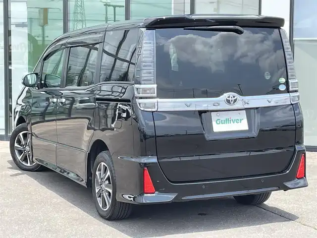 トヨタ ヴォクシー ZS 煌Ⅱ 道南・函館 2019(平31)年 5.3万km ブラック ・社外ナビ/・フルセグＴＶ/・寒冷地仕様/・衝突軽減ブレーキ/・バックカメラ/・クルーズコントロール/・前後コーナーセンサー/・ウォークスルー/・両側パワースライドドア/・LEDヘッドライト