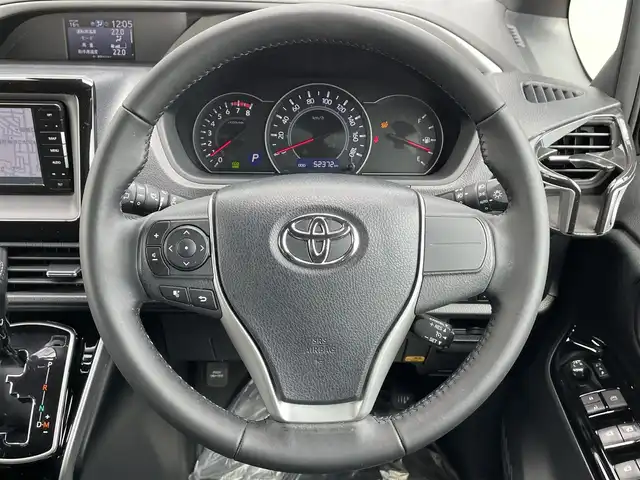 トヨタ ヴォクシー ZS 煌Ⅱ 道南・函館 2019(平31)年 5.3万km ブラック ・社外ナビ/・フルセグＴＶ/・寒冷地仕様/・衝突軽減ブレーキ/・バックカメラ/・クルーズコントロール/・前後コーナーセンサー/・ウォークスルー/・両側パワースライドドア/・LEDヘッドライト