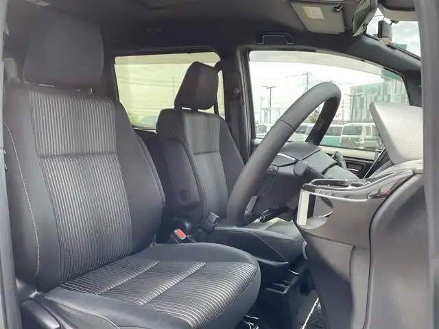 トヨタ ヴォクシー ZS 煌Ⅱ 道南・函館 2019(平31)年 5.3万km ブラック ・社外ナビ/・フルセグＴＶ/・寒冷地仕様/・衝突軽減ブレーキ/・バックカメラ/・クルーズコントロール/・前後コーナーセンサー/・ウォークスルー/・両側パワースライドドア/・LEDヘッドライト