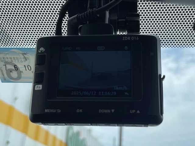 トヨタ シエンタ G 埼玉県 2018(平30)年 5.2万km ホワイトパールクリスタルシャイン 外部検査実施済み/純正ＳＤナビ＆フルセグＴＶ/（ＤＶＤ＆ＣＤ＆ＭＳＶ＆ＢＴ）/フリップダウンモニター/バックカメラ/ビルトインＥＴＣ/前後ドライブレコーダー/革巻きステアリング/ステアリングリモコン/アイドリングストップ/両側パワースライドドア/フォグランプ/電動格納ミラー/スマートキー/プッシュスタート/Ｗエアバッグ/横滑り防止機能/ＡＢＳ/ドアバイザー/フロアマット/取扱説明書（車両＆ナビ）/スマートスペアキー有