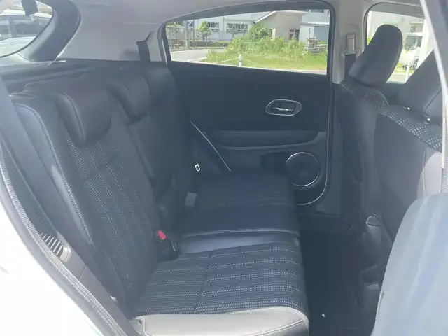 ホンダ ヴェゼル ハイブリッド Z 長崎県 2014(平26)年 11.6万km ホワイトオーキッドパール (株)IDOMが運営する【じしゃロン長崎店】の自社ローン専用車両になりますこちらは現金またはオートローンご利用時の価格です。自社ローンご希望の方は別途その旨お申付け下さい/ナビ　/バックカメラ　/ハーフレザーシート　/シートヒーター　/クルーズコントロール　/衝突被害軽減ブレーキ　/ＬＥＤヘッドライト　/オートライト　/パドルシフト　/ＥＴＣ　/コーナーセンサー　/プッシュスタート/スマートキー/電格ミラー