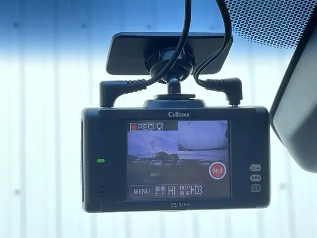 ホンダ フィット ハイブリット Fパッケージ 福岡県 2016(平28)年 7.6万km プレミアムホワイトパールⅡ 純正ナビ（ＶＸＭ－１６４ＣＳｉ）/ワンセグTV/CD/BT/SD/バックカメラ/衝突軽減/前後ドラレコ/スマートキー/プッシュスタート/ＥＴＣ/ステアリングリモコン/社外アルミ/ドアバイザー/オートエアコン