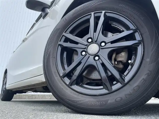 ホンダ フィット ハイブリット Fパッケージ 福岡県 2016(平28)年 7.6万km プレミアムホワイトパールⅡ 純正ナビ（ＶＸＭ－１６４ＣＳｉ）/ワンセグTV/CD/BT/SD/バックカメラ/衝突軽減/前後ドラレコ/スマートキー/プッシュスタート/ＥＴＣ/ステアリングリモコン/社外アルミ/ドアバイザー/オートエアコン