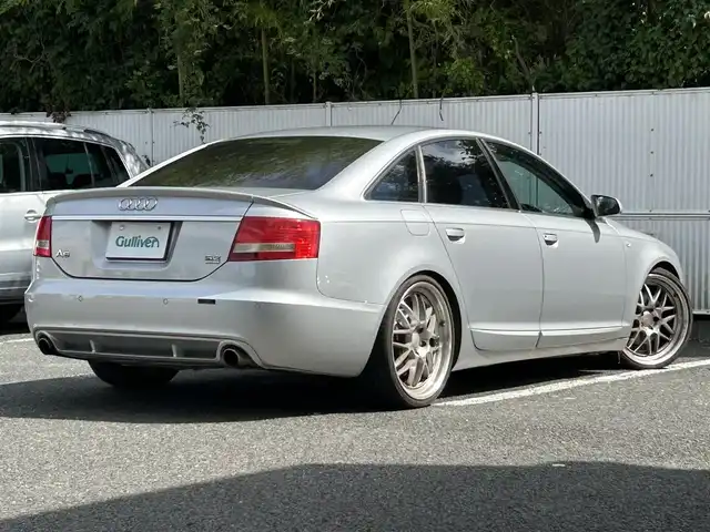 アウディ Ａ６ 3．2 FSI クワトロ 茨城県 2007(平19)年 14万km シルバーレイクM W＋サイドエアバッグ/後部サイドエアバッグ/ETC/純正モニター/バックカメラ/クルーズコントロール/パワーシート（D＋N席）/シートヒーター（全席）/本革シート