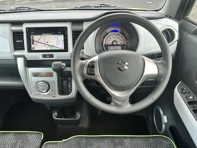スズキ ハスラー X 愛知県 2017(平29)年 5.9万km ポジティブグリーンメタリック/ブラック2トーン 純正メーカーナビ/[AM/FM/BT/TV/CD]/純正LEDヘッドライト/純正フロアマット/純正15インチAW/ベンチシート/シートヒーター/横滑り防止装置/レーンアシスト/オートライト/エンジンスタートボタン/アイドリンクストップ/スマートキー/USB入力端子/保証書/取扱説明書/記録簿
