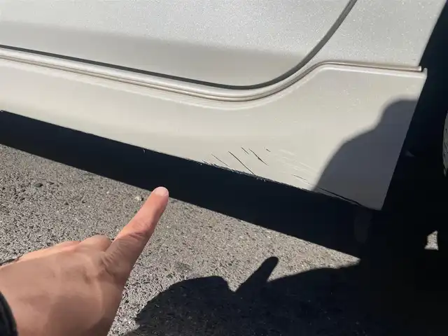 トヨタ カローラ フィールダー HV G エアロツアラー W×B 愛知県 2015(平27)年 11.1万km ホワイトパールクリスタルシャイン /当店買取/禁煙/TRDフロントエアロ//純正ナビNSZN-W64T/バックカメラ//フルセグTV/CD/SD/Bluetooth/DVD//社外ガングリップステアリング//社外マフラーガナドール//社外16AW//HID/Aライト/ハーフレザー//SRSカーテンエアバック//ISOFIX/純正Fマット/ドアバイザー//保証書/取説/ナビ取説/スマートキー//エアロ/ドラレコ