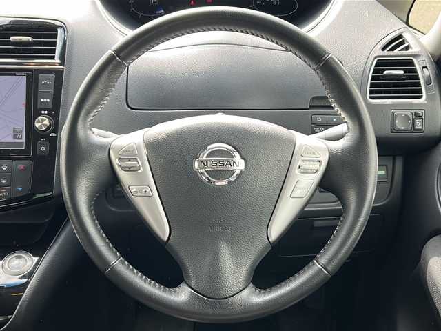 日産 セレナ HWS S HV Vセレ +SeftyⅡ 茨城県 2016(平28)年 6.7万km ブリリアントシルバー 純正8インチナビ【MM515D-L】/(地デジTV・CD・DVD・BT・ラジオ再生)/両側パワースライドドア/クルーズコントロール/衝突軽減ブレーキ/コーナーセンサー/ETC/アラウンドビューカメラ/オートライト/LEDヘッドライト/純正16inアルミホイール/フロアマット/スマートキー