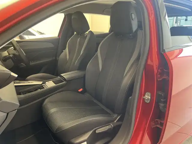 プジョー ３０８ SW アリュール ブルーHDi 岐阜県 2022(令4)年 1.6万km 赤 PEUGEOT i Connect/　Bluetooth FM AM/AppleCarPlay/Android Auto/アクティブセーフティブレーキ/アクティブクルーズコントロール　ストップアンドゴー機能付/レーンポジショニングアシスト/リアクロストラフィックアラート/ブラインドスポットモニターシステム/トラフィックサインインフォメーション/エレクトリックパーキングブレーキ/ブレーキアシスト/インテリアアンビエンスランプ/ドライバーアテンションアラート/フロントシートベルトプリテンショナー