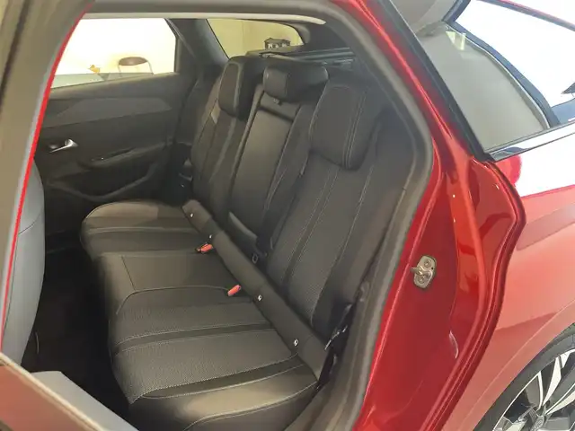 プジョー ３０８ SW アリュール ブルーHDi 岐阜県 2022(令4)年 1.6万km 赤 PEUGEOT i Connect/　Bluetooth FM AM/AppleCarPlay/Android Auto/アクティブセーフティブレーキ/アクティブクルーズコントロール　ストップアンドゴー機能付/レーンポジショニングアシスト/リアクロストラフィックアラート/ブラインドスポットモニターシステム/トラフィックサインインフォメーション/エレクトリックパーキングブレーキ/ブレーキアシスト/インテリアアンビエンスランプ/ドライバーアテンションアラート/フロントシートベルトプリテンショナー