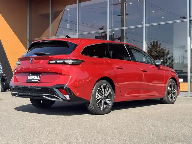 プジョー ３０８ SW アリュール ブルーHDi 岐阜県 2022(令4)年 1.6万km 赤 PEUGEOT i Connect/　Bluetooth FM AM/AppleCarPlay/Android Auto/アクティブセーフティブレーキ/アクティブクルーズコントロール　ストップアンドゴー機能付/レーンポジショニングアシスト/リアクロストラフィックアラート/ブラインドスポットモニターシステム/トラフィックサインインフォメーション/エレクトリックパーキングブレーキ/ブレーキアシスト/インテリアアンビエンスランプ/ドライバーアテンションアラート/フロントシートベルトプリテンショナー