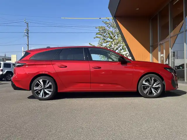 プジョー ３０８ SW アリュール ブルーHDi 岐阜県 2022(令4)年 1.6万km 赤 PEUGEOT i Connect/　Bluetooth FM AM/AppleCarPlay/Android Auto/アクティブセーフティブレーキ/アクティブクルーズコントロール　ストップアンドゴー機能付/レーンポジショニングアシスト/リアクロストラフィックアラート/ブラインドスポットモニターシステム/トラフィックサインインフォメーション/エレクトリックパーキングブレーキ/ブレーキアシスト/インテリアアンビエンスランプ/ドライバーアテンションアラート/フロントシートベルトプリテンショナー
