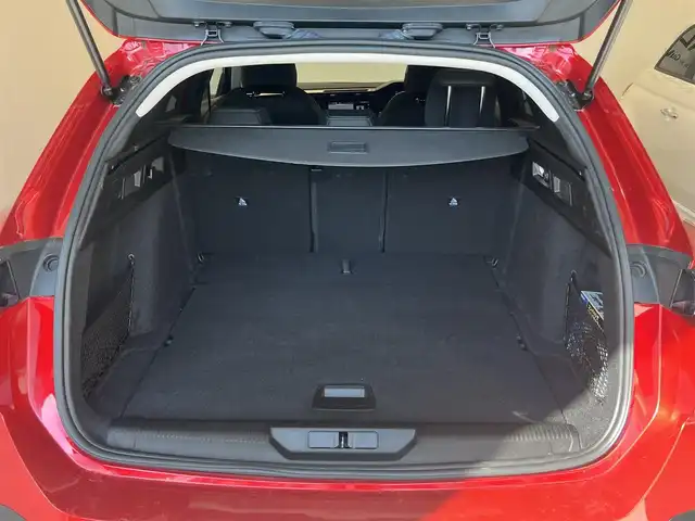 プジョー ３０８ SW アリュール ブルーHDi 岐阜県 2022(令4)年 1.6万km 赤 PEUGEOT i Connect/　Bluetooth FM AM/AppleCarPlay/Android Auto/アクティブセーフティブレーキ/アクティブクルーズコントロール　ストップアンドゴー機能付/レーンポジショニングアシスト/リアクロストラフィックアラート/ブラインドスポットモニターシステム/トラフィックサインインフォメーション/エレクトリックパーキングブレーキ/ブレーキアシスト/インテリアアンビエンスランプ/ドライバーアテンションアラート/フロントシートベルトプリテンショナー