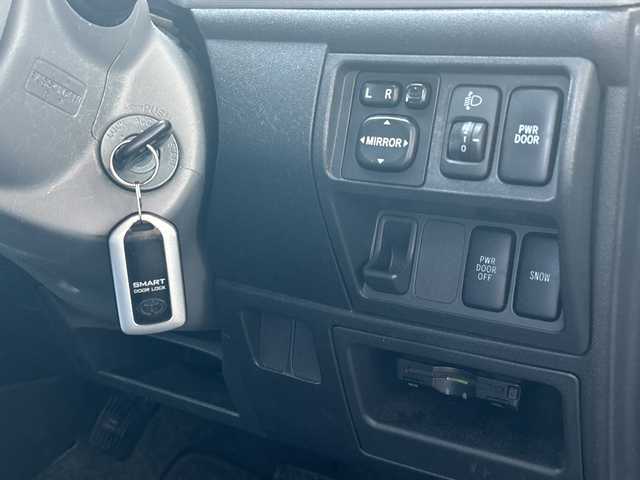 トヨタ シエンタ G 神奈川県 2005(平17)年 11.7万km シルバーマイカM ビルトインETC/電動格納ミラー/純正フロアマット