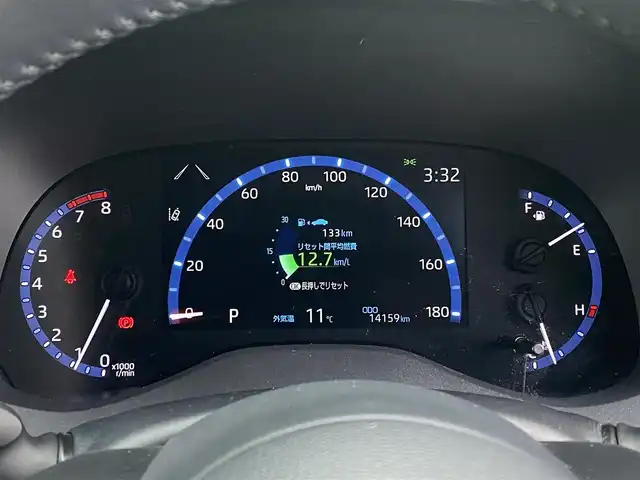 トヨタ ヤリスクロス Z 香川県 2022(令4)年 1.5万km ブラックマイカ 登録時走行距離：14159km/メーカー純正ディスプレイオーディオ/　CD DVD BT/全方位カメラ/プリクラッシュセーフティシステム/レーンキープアシスト/レーダークルーズコントロール/クリアランスソナー/オートハイビーム/LEDヘッドライト/オートライト/レベライザヘッドライト/ハーフレザーシート/シートヒーター/パワーシート/横滑り防止装置/オートホールド機能付き電子パーキングブレーキ/プッシュスタート/スマートキー