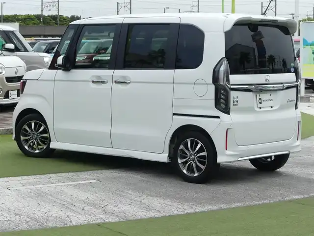 ホンダ Ｎ ＢＯＸ カスタム L 千葉県 2021(令3)年 3万km プラチナホワイトパール 155/65R14/ホンダセンシング/・衝突軽減ブレーキ（CMBS）/・車線維持支援システム（LKAS）/・アダプティブクルーズコントロール（ACC）/・後方誤発進抑制機能/・誤発進抑制機能/両側パワースライドドア/前席シートヒーター/純正メモリーナビ/地デジTV/【DVD/CD再生機能　Bluetooth接続】/バックカメラ/ドライブレコーダー（前後撮影）/ETC/LEDヘッドライト/ウインカーミラー/リアコーナーセンサー/純正14インチアルミホイル/サイド/カーテンエアバッグ/Honda スマートキー