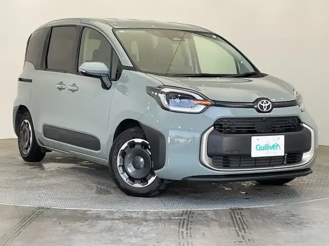 トヨタ シエンタ ハイブリッド Z 栃木県 2024(令6)年 1.4万km アーバンカーキ 純正メモリナビ/（Bluetooth/USB/フルセグTV）/バックカメラ/全方位カメラ/トヨタチームメイト/プリクラッシュセーフティ/レーンデパーチャーアラート/ロードサインアシスト/オートマチックハイビーム/ETC/両側パワースライドドア/オートライト/LEDヘッドライト/横滑り防止装置/スマートキー/プッシュスタート/アイドリングストップ/ステアリングスイッチ/電動格納ミラー/純正フロアマット