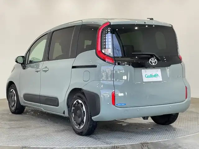 トヨタ シエンタ ハイブリッド Z 栃木県 2024(令6)年 1.4万km アーバンカーキ 純正メモリナビ/（Bluetooth/USB/フルセグTV）/バックカメラ/全方位カメラ/トヨタチームメイト/プリクラッシュセーフティ/レーンデパーチャーアラート/ロードサインアシスト/オートマチックハイビーム/ETC/両側パワースライドドア/オートライト/LEDヘッドライト/横滑り防止装置/スマートキー/プッシュスタート/アイドリングストップ/ステアリングスイッチ/電動格納ミラー/純正フロアマット