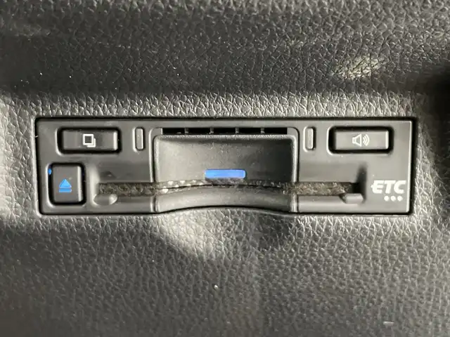 トヨタ シエンタ ハイブリッド Z 栃木県 2024(令6)年 1.4万km アーバンカーキ 純正メモリナビ/（Bluetooth/USB/フルセグTV）/バックカメラ/全方位カメラ/トヨタチームメイト/プリクラッシュセーフティ/レーンデパーチャーアラート/ロードサインアシスト/オートマチックハイビーム/ETC/両側パワースライドドア/オートライト/LEDヘッドライト/横滑り防止装置/スマートキー/プッシュスタート/アイドリングストップ/ステアリングスイッチ/電動格納ミラー/純正フロアマット