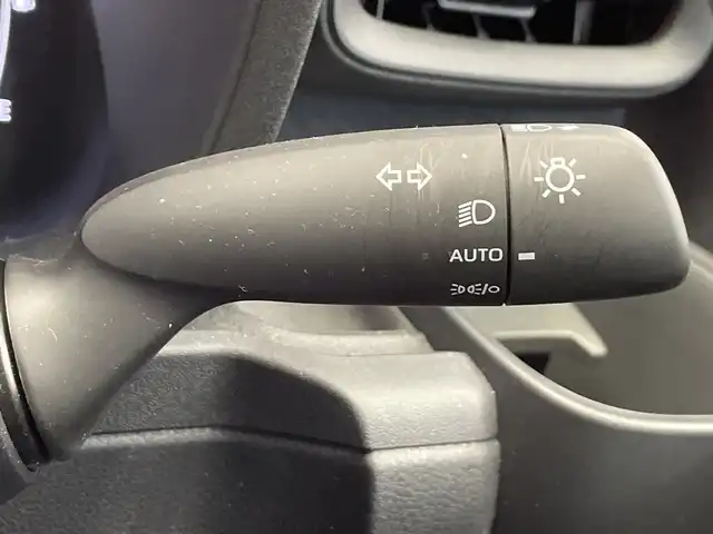 トヨタ シエンタ ハイブリッド Z 栃木県 2024(令6)年 1.4万km アーバンカーキ 純正メモリナビ/（Bluetooth/USB/フルセグTV）/バックカメラ/全方位カメラ/トヨタチームメイト/プリクラッシュセーフティ/レーンデパーチャーアラート/ロードサインアシスト/オートマチックハイビーム/ETC/両側パワースライドドア/オートライト/LEDヘッドライト/横滑り防止装置/スマートキー/プッシュスタート/アイドリングストップ/ステアリングスイッチ/電動格納ミラー/純正フロアマット