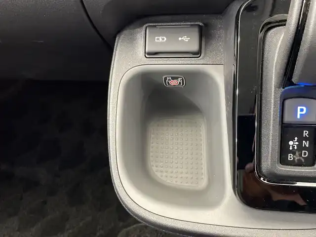 トヨタ シエンタ ハイブリッド Z 栃木県 2024(令6)年 1.4万km アーバンカーキ 純正メモリナビ/（Bluetooth/USB/フルセグTV）/バックカメラ/全方位カメラ/トヨタチームメイト/プリクラッシュセーフティ/レーンデパーチャーアラート/ロードサインアシスト/オートマチックハイビーム/ETC/両側パワースライドドア/オートライト/LEDヘッドライト/横滑り防止装置/スマートキー/プッシュスタート/アイドリングストップ/ステアリングスイッチ/電動格納ミラー/純正フロアマット