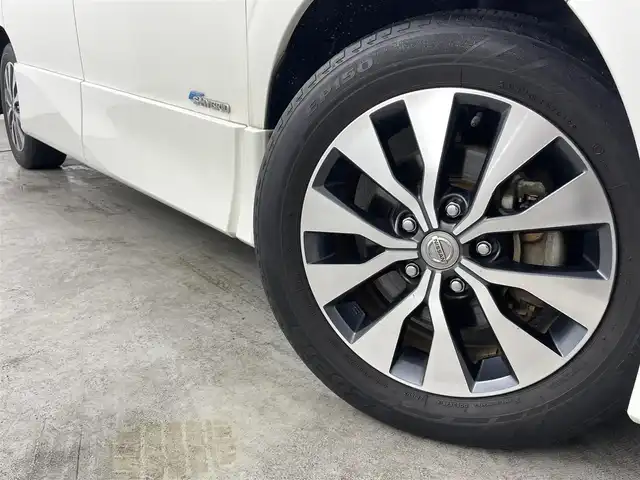 日産 セレナ ハイウェイスター G 福島県 2016(平28)年 3.8万km ブリリアントホワイトパール エマージェンシーブレーキ/・レーンキープアシスト/・標識認識機能/・プロパイロット/・クリアランスソナー/純正ナビ/・型番：MM316D-W/・フルセグTV/Bluetooth/CD/DVD/・アラウンドビューモニター/・ETC/・ドライブレコーダー/・インテリジェントルームミラー/アイドリングストップ/両側パワースライドドア/・ハンズフリースライドドア/電子パーキング/・オートホールド/革巻きステアリング/・ステアリングリモコン/プッシュスタート/・スマートキー/LEDヘッドライト/・オートライト/・フォグライト/電動格納ミラー/純正フロアマット/ドアバイザー
