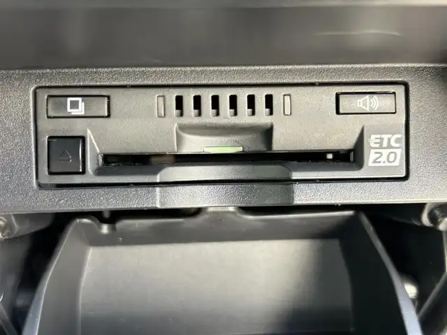 トヨタ ヴォクシー ハイブリッド ZS 煌Ⅲ 福岡県 2021(令3)年 2.5万km ホワイトパールクリスタルシャイン 純正10型メモリーナビ【フルセグTV・CD・DVD・HDMI】 バックモニター 後席モニター コーナーセンサー 両側パワスラ クルーズコントロール ドラレコ ビルトインETC2.0 シートヒーター スマートキー 純正LEDヘッドライト 純正フロアマット 純正アルミホイール プッシュスタート