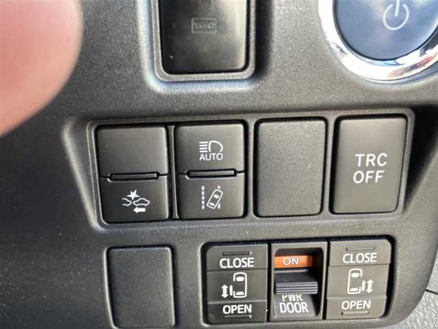 トヨタ ヴォクシー ハイブリッド ZS 煌Ⅲ 福岡県 2021(令3)年 2.5万km ホワイトパールクリスタルシャイン 純正10型メモリーナビ【フルセグTV・CD・DVD・HDMI】 バックモニター 後席モニター コーナーセンサー 両側パワスラ クルーズコントロール ドラレコ ビルトインETC2.0 シートヒーター スマートキー 純正LEDヘッドライト 純正フロアマット 純正アルミホイール プッシュスタート