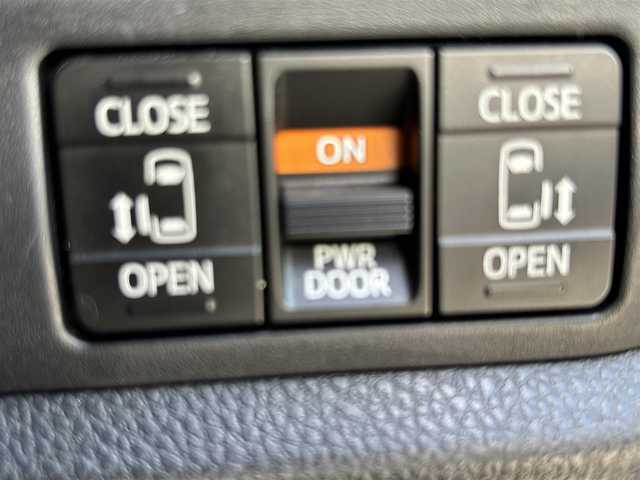 トヨタ ヴォクシー ハイブリッド ZS 煌Ⅲ 福岡県 2021(令3)年 2.5万km ホワイトパールクリスタルシャイン 純正10型メモリーナビ【フルセグTV・CD・DVD・HDMI】 バックモニター 後席モニター コーナーセンサー 両側パワスラ クルーズコントロール ドラレコ ビルトインETC2.0 シートヒーター スマートキー 純正LEDヘッドライト 純正フロアマット 純正アルミホイール プッシュスタート