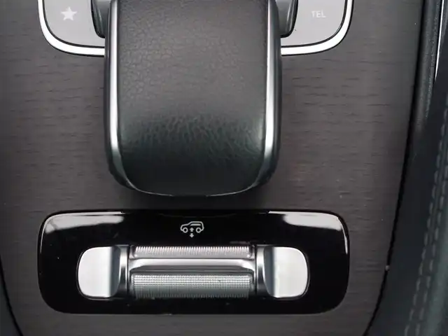 メルセデス・ベンツ ＧＬＥ４００ｄ 4MATIC スポーツ 埼玉県 2020(令2)年 2.8万km カバンサイトブルー ブラックレザーシート/アダプティブクルーズコントロール/レーダーセーフティパッケージ/パノラミックスライディングルーフ/ヘッドアップディスプレイ/Burmesterサウンド/パークセンサー/ブラインドスポットモニター/全周囲カメラ/純正ナビ/ドラレコ/ETC/フルセグTV/温冷カップホルダー/パフュームアトマイザー/GPSレーダー探知機/シートヒーター/ベンチレーション/シートポジションメモリー機能/21インチAMGホイール