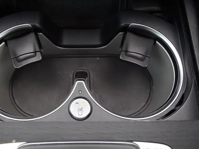 メルセデス・ベンツ ＧＬＥ４００ｄ 4MATIC スポーツ 埼玉県 2020(令2)年 2.8万km カバンサイトブルー ブラックレザーシート/アダプティブクルーズコントロール/レーダーセーフティパッケージ/パノラミックスライディングルーフ/ヘッドアップディスプレイ/Burmesterサウンド/パークセンサー/ブラインドスポットモニター/全周囲カメラ/純正ナビ/ドラレコ/ETC/フルセグTV/温冷カップホルダー/パフュームアトマイザー/GPSレーダー探知機/シートヒーター/ベンチレーション/シートポジションメモリー機能/21インチAMGホイール