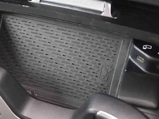 メルセデス・ベンツ ＧＬＥ４００ｄ 4MATIC スポーツ 埼玉県 2020(令2)年 2.8万km カバンサイトブルー ブラックレザーシート/アダプティブクルーズコントロール/レーダーセーフティパッケージ/パノラミックスライディングルーフ/ヘッドアップディスプレイ/Burmesterサウンド/パークセンサー/ブラインドスポットモニター/全周囲カメラ/純正ナビ/ドラレコ/ETC/フルセグTV/温冷カップホルダー/パフュームアトマイザー/GPSレーダー探知機/シートヒーター/ベンチレーション/シートポジションメモリー機能/21インチAMGホイール