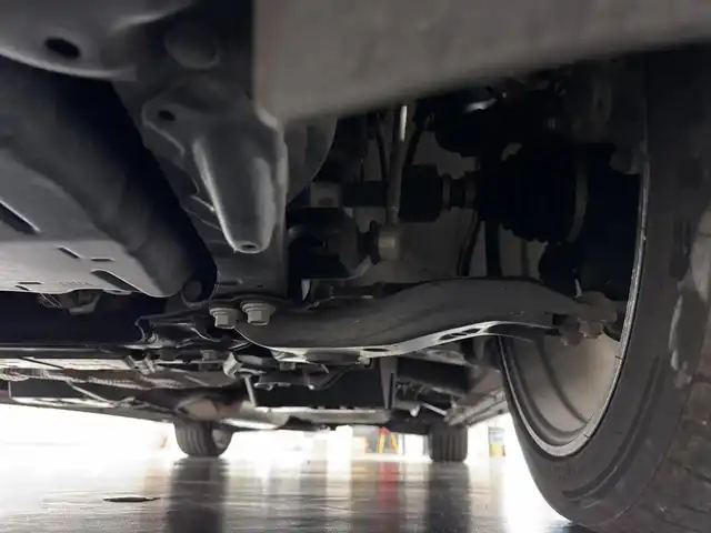 トヨタ アルファード S Cパッケージ 三重県 2018(平30)年 2.1万km ホワイトパールクリスタルシャイン ガソリン/FF/MTモード付インパネCVT/純正 10インチナビ NSZT-Z66T/（FM/AM/CD/DVD/TV/SD/SDREC/Bluetooth/USB/HDMI）/12.1インチ 後席モニター V12T-R66C/バックガイドモニター/モデリスタエアロ（F/S/R下）、スポーツマフラー、19インチAW/両側パワースライドドア/ドライブレコーダー 前方/ETC2.0/Toyota Safety Sense/・プリクラッシュセーフティ/・レーントレーシングアシスト/・クリアランスソナー/・パーキングサポートブレーキ/・アダプティブハイビームシステム/・レーダークルコン/・ロードサインアシスト/・先行車発進告知機能/など/装備/・ツインムーンルーフ*/・【DOP】電子インナーミラー/・合皮シート/・パワーシート（D/N）/・エグゼクティブパワーシート（電動リクライニング＆オットマン（N/2nd））/・パワーバックドア/・シートヒーター・ベンチレーション（D/N）/・ステアリングヒーター/・オートライト/・3眼LEDヘッドランプ/・左右・後席独立オートエアコン/・純正18AW/・保/取/ナビ取/・スマートキーx2/・社外セキュリティ付/・社外テールランプ（純正品車載）/など